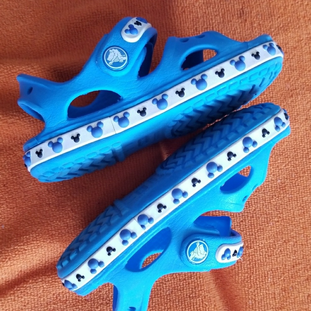 Size 6 Mickey mouse sandal crocs